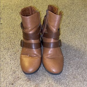 Light brown booties